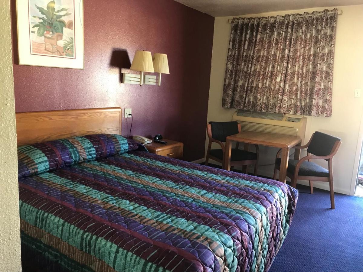 Luxury Inn George West Экстерьер фото