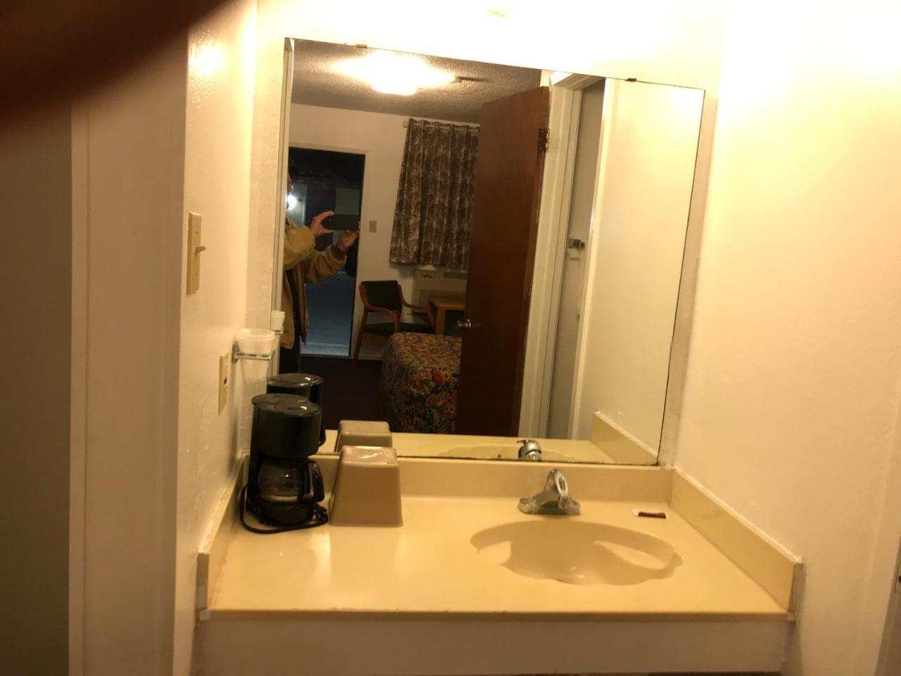 Luxury Inn George West Экстерьер фото